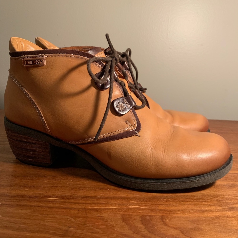Pikolinos Le Mans Stacked Heel Bootie
